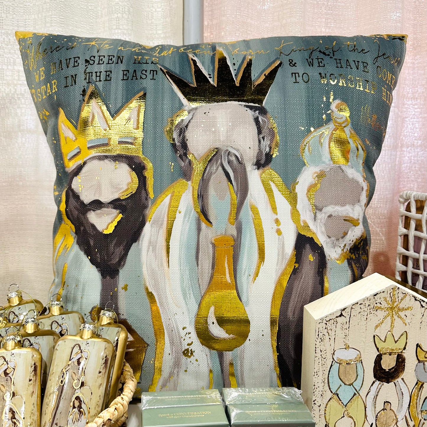 Pillow | Golden Three Kings
