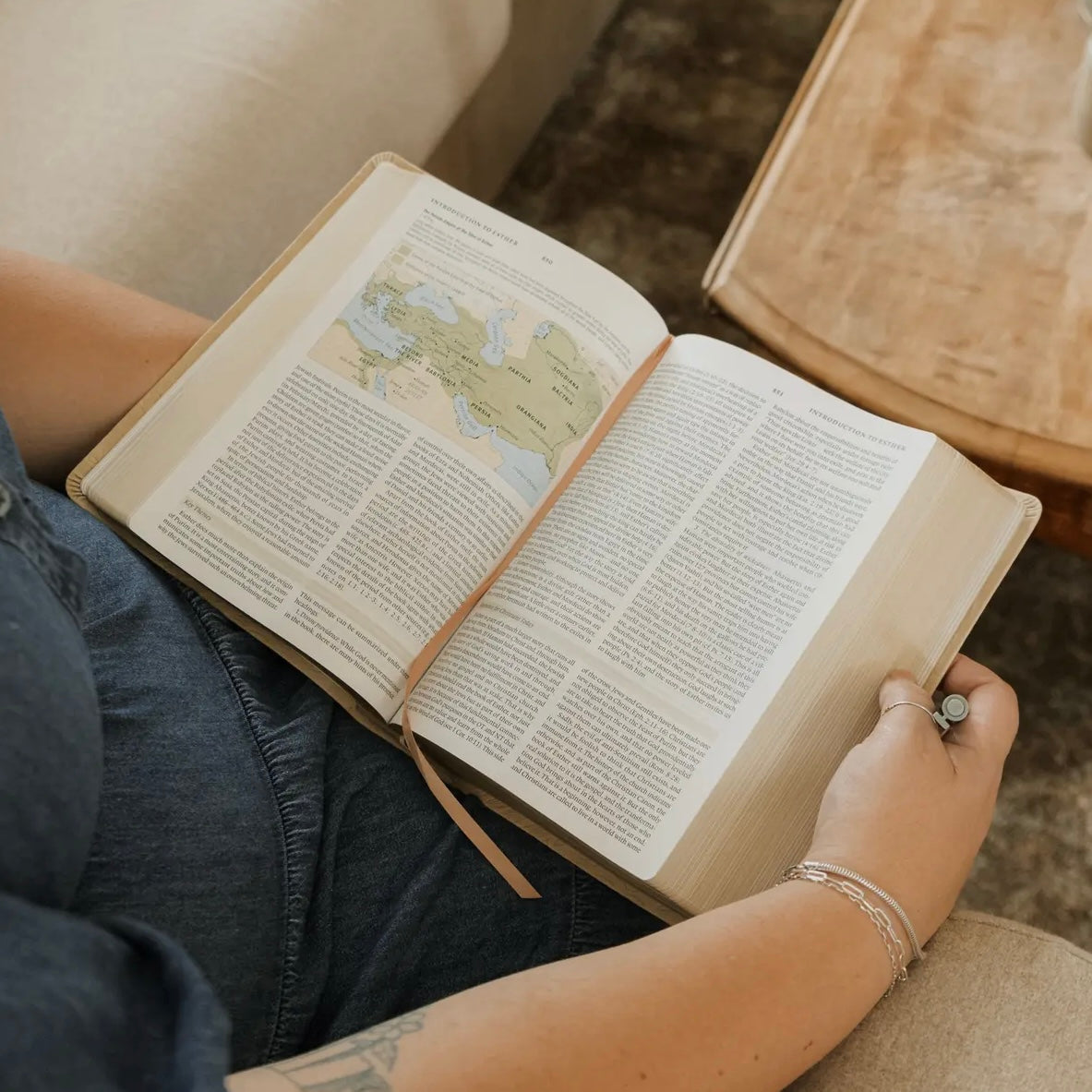 ESV Study Bible | Sonora Theme