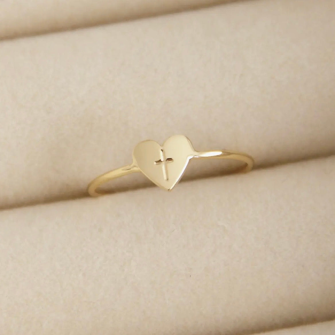 LoveStory Ring | Cross Heart