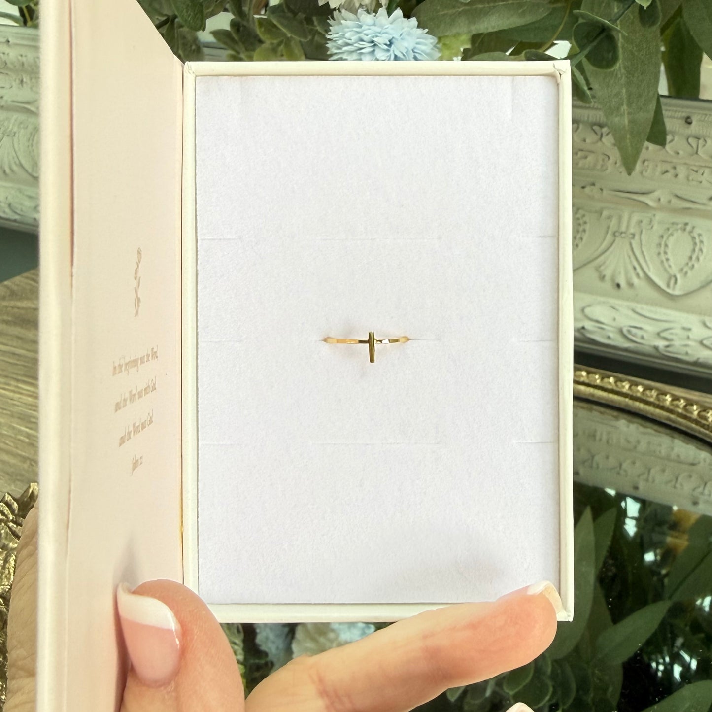 LoveStory Ring | Dainty Cross