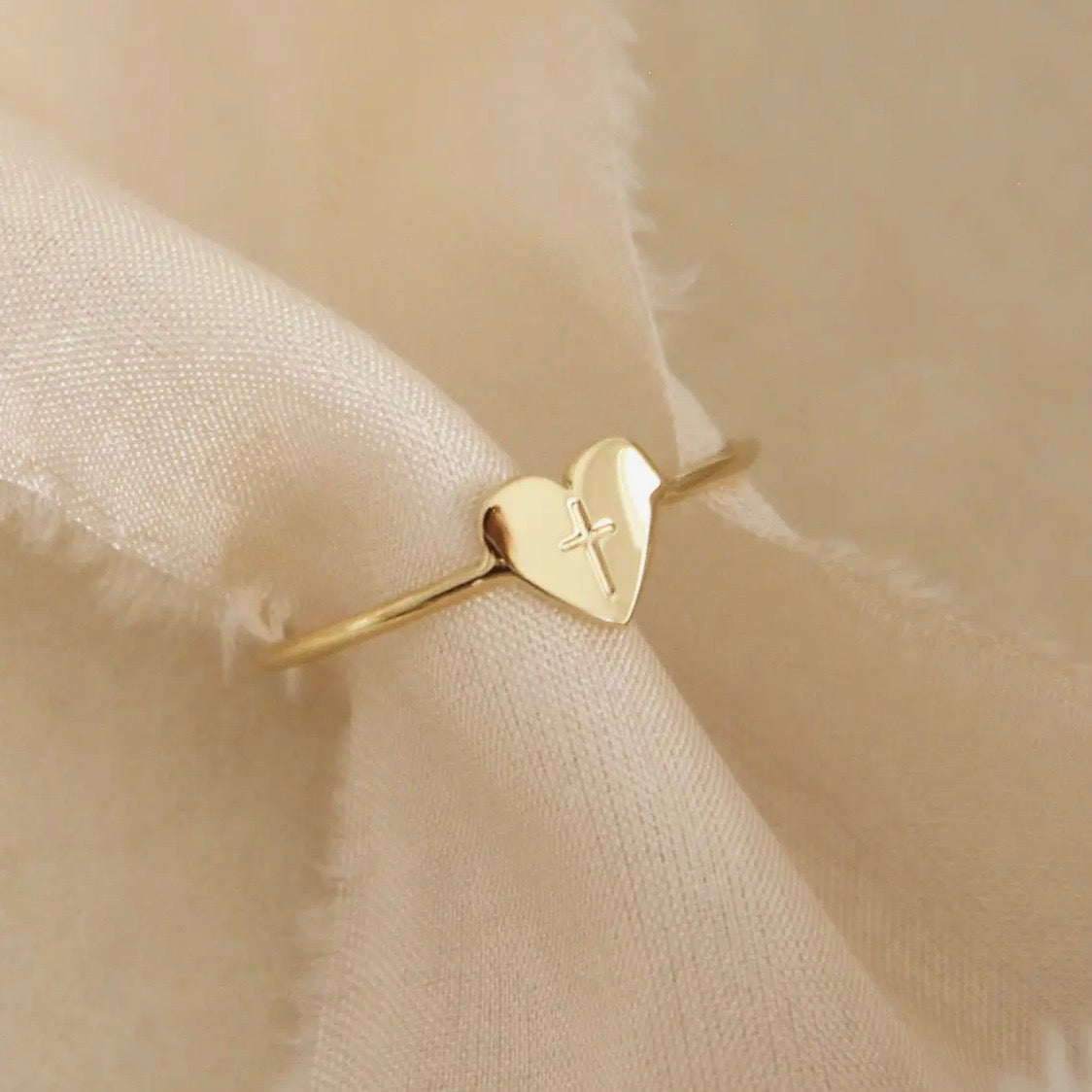LoveStory Ring | Cross Heart