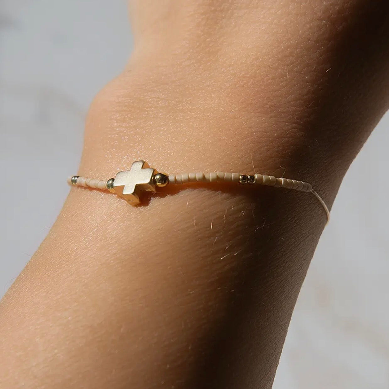 Cross Bracelet +
Sticker | Be the Light Matthew 5:14