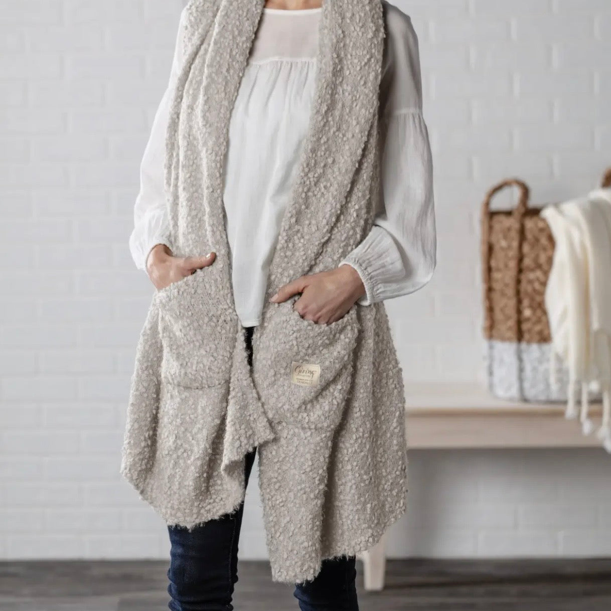 Giving Shawl | Taupe