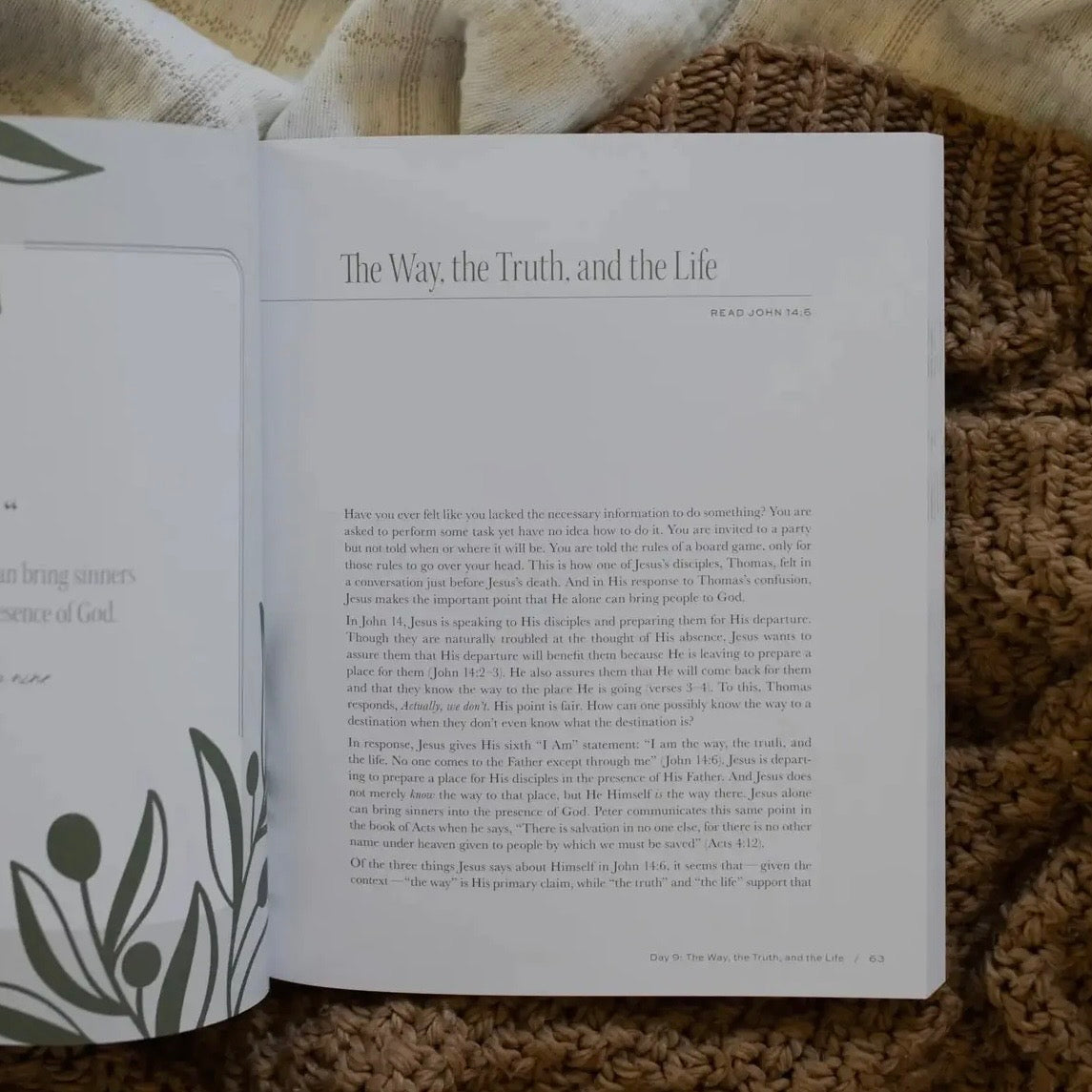 Tis So Sweet To Trust in Jesus: A 40-Day Journey To the Cross Through the Words of Christ